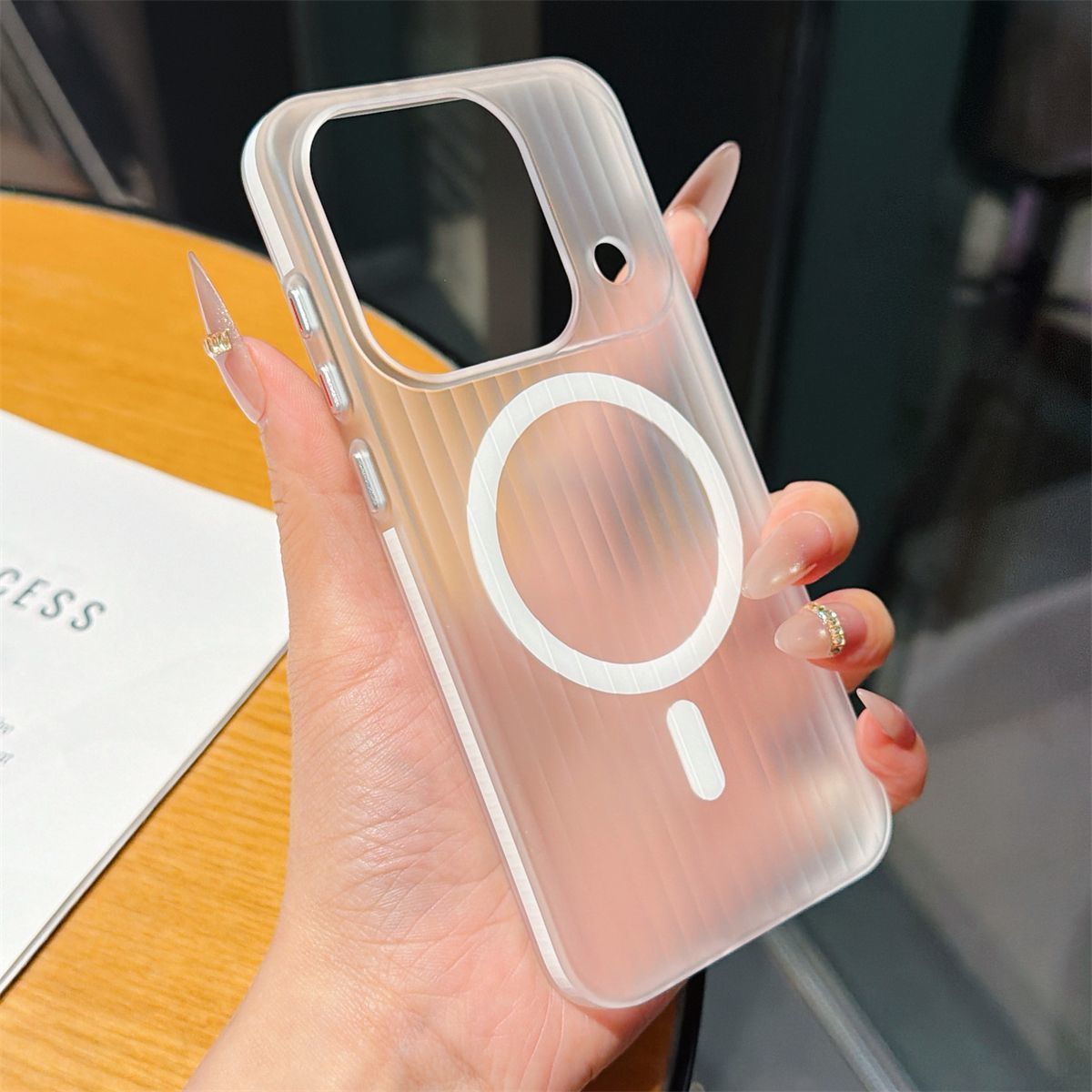 Luxury Ice Fog Corrugated Stri - đánh giá và giá Oppo Find X8