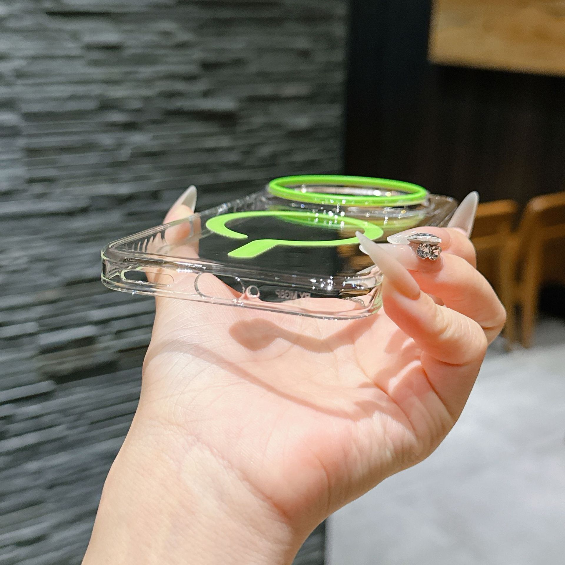 Fashion Luxury HD Transparent  - đánh giá và giá Oppo Find X8